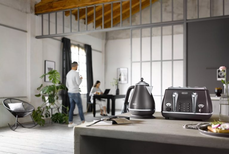 Cafetera De'Longhi Rivelia Cafetera Pebble - EXAM440.55.G Gris - QV1-70248